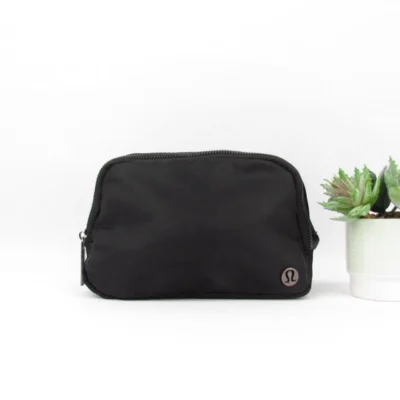 Lululemon Everywhere Belt Bag