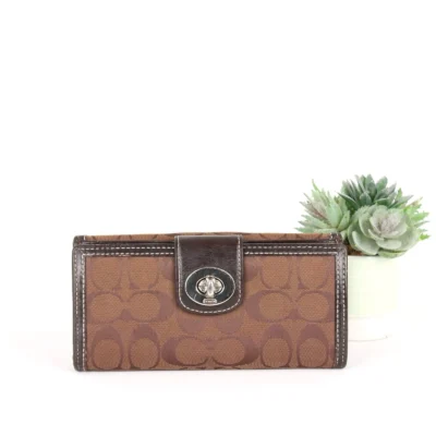 Coach Vintage Turn-Lock Signature Retro Wallet